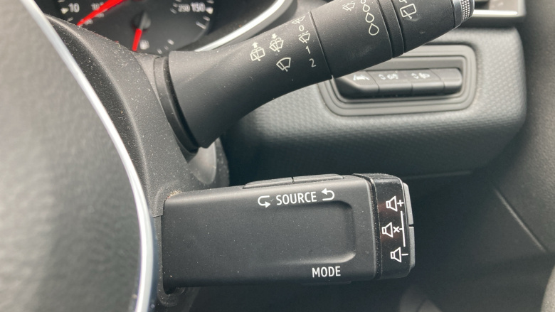 Renault Clio 1.0 TCe 100 Iconic 5dr Petrol Hatchback